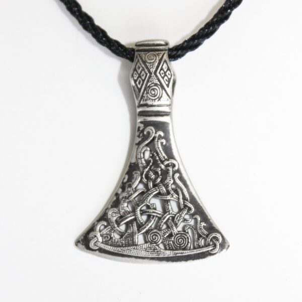 the-mammen-axe-pendant-4022