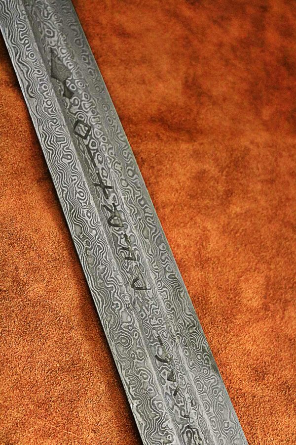 warmonger-elite-1616-damascus-steel-medieval-sword-4